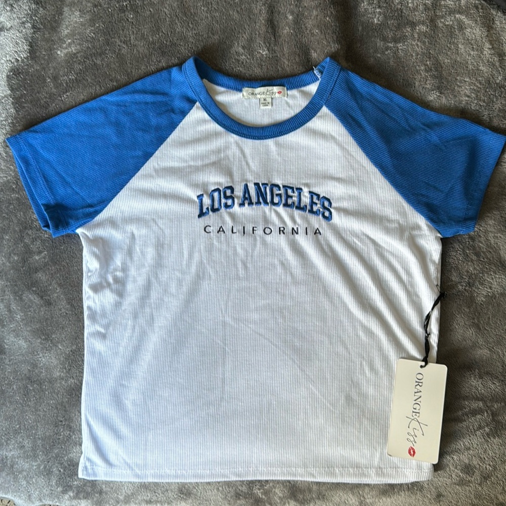 Orange kiss Los Angeles baseball tee
